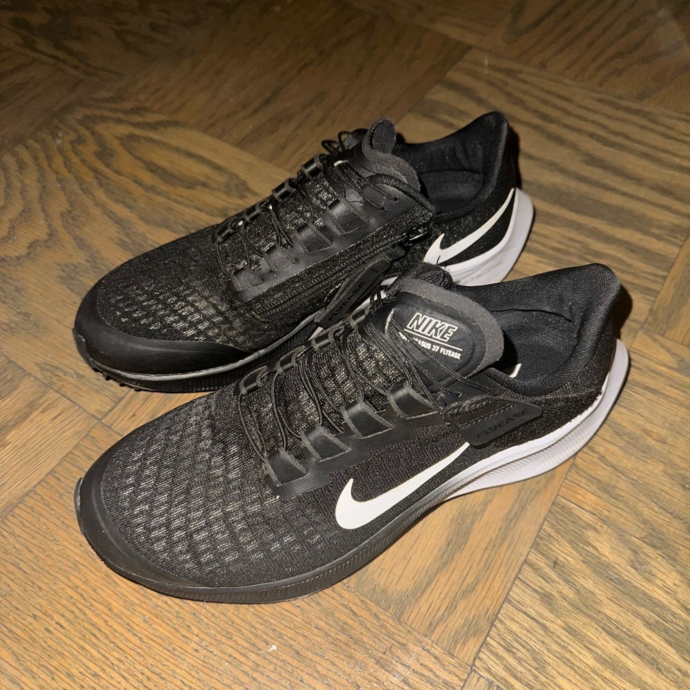 NIKE Air Zoom Pegasus 37 FlyEase 'Black White' Sneakers | Size 8
